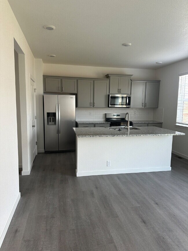 Foto del edificio - Brand New Beautiful Home in Mead!!!!