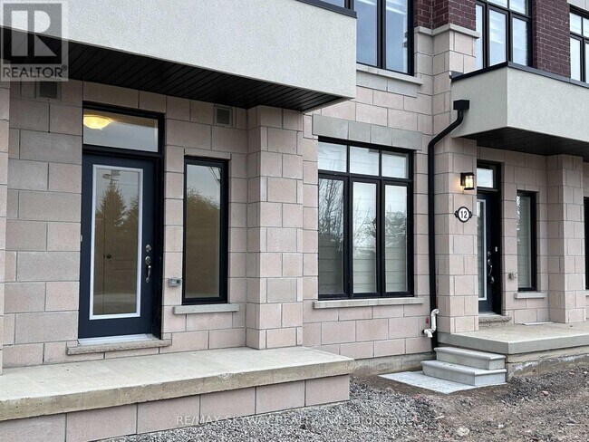 Photo du bâtiment - 14 Springdale Ave