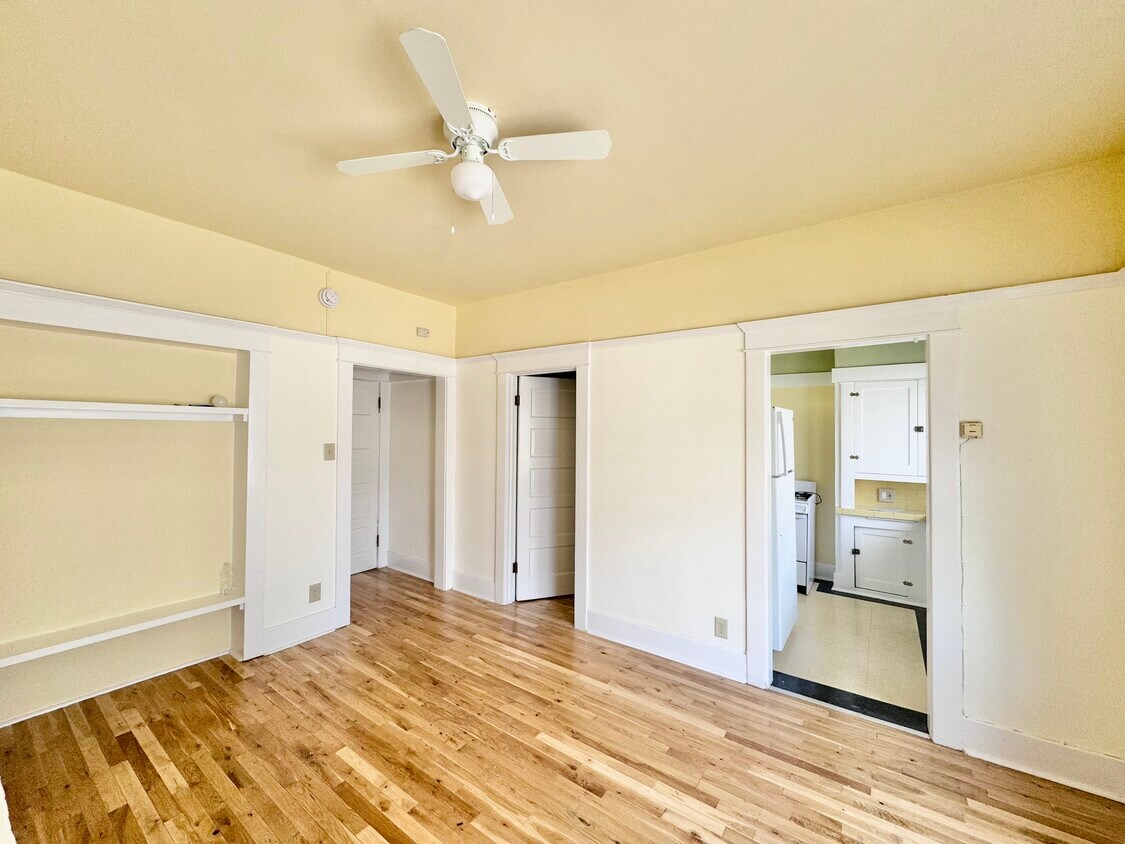 Foto principal - 1032 Albany St