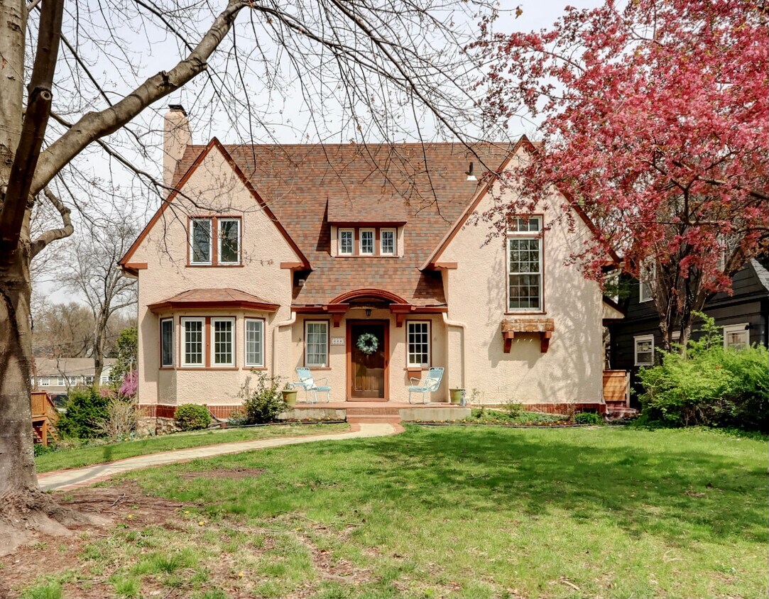444 E 55th St, Kansas City, MO 64110 House Rental in Kansas City, MO