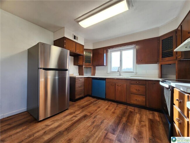 Foto del edificio - 5409 Railroad Rd