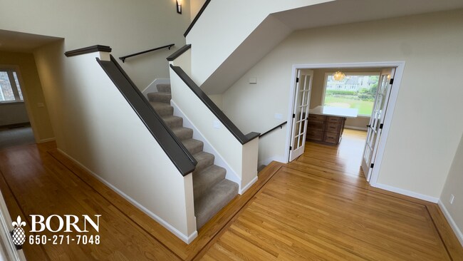 Foto del edificio - 32 Fairway Pl