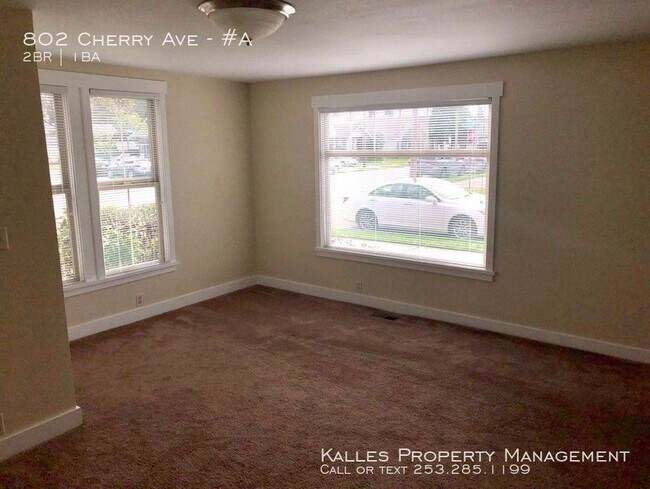 Building Photo - Very cute 2 Bed 1 Bath duplex in Sumner