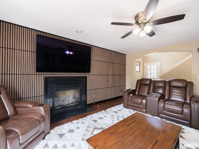 Building Photo - 10009 Brompton Ct