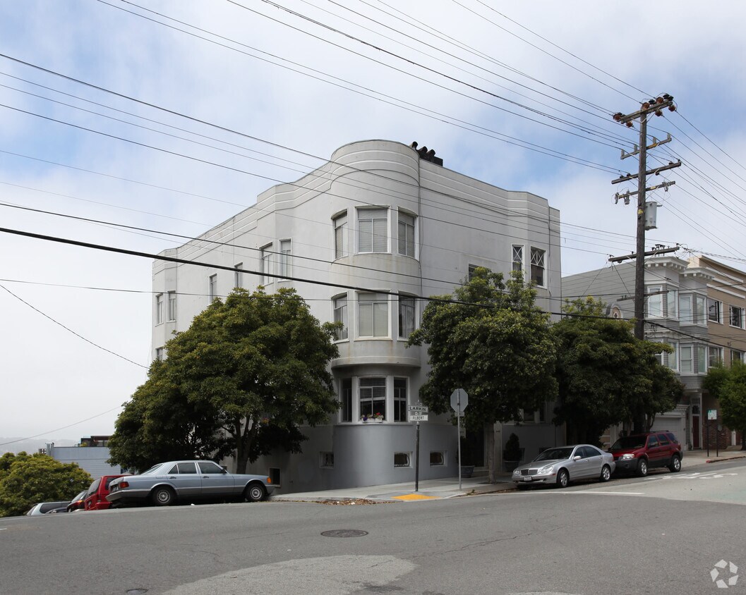 Foto principal - 2401 Larkin St
