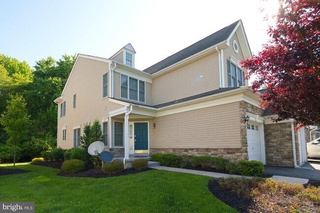 Building Photo - 13 Wedgewood Ct