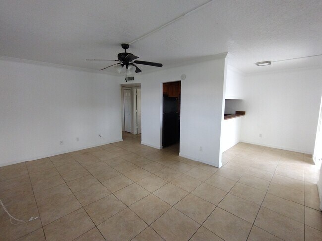 Living Room - 439 Auburn Dr