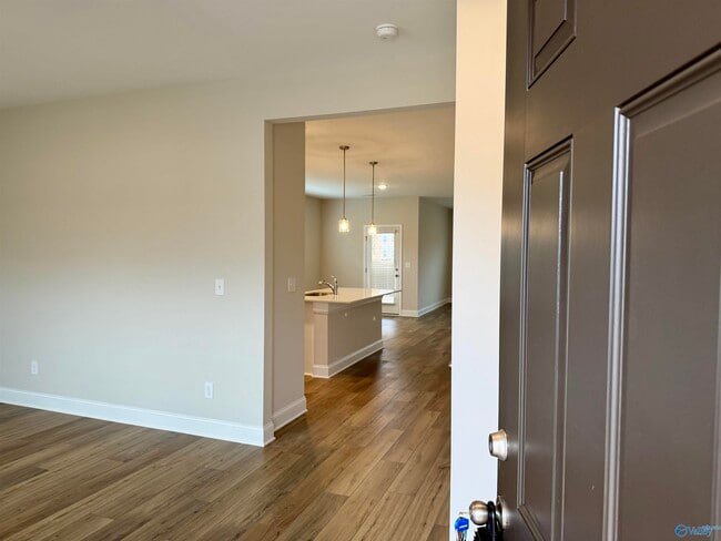 Foto del edificio - 16824 Demi Dr