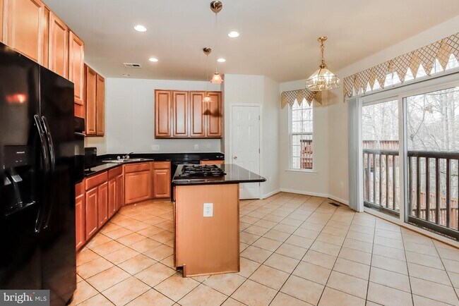 Foto del edificio - 15230 Lord Culpeper Ct