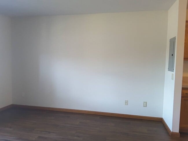 Building Photo - 212 Stonewall Ct