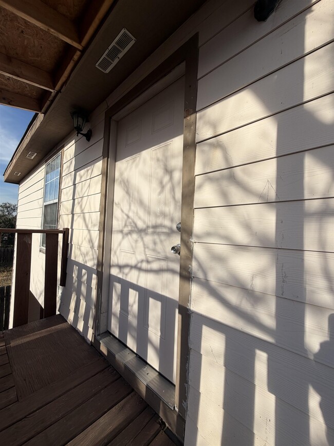 Building Photo - 10214 Blitzen Dr