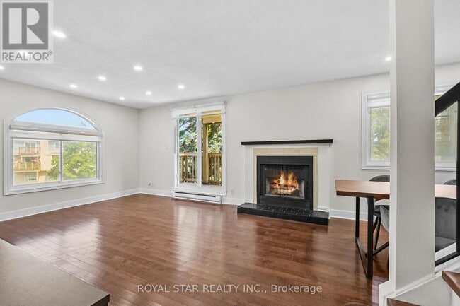 Building Photo - 518-518 Tanguay Ct