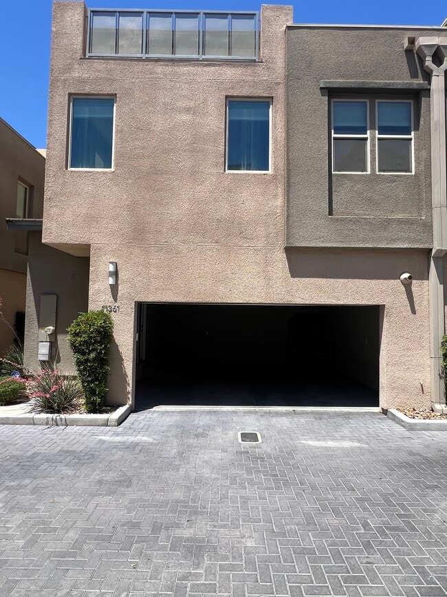 Building Photo - 11361 Gravitation Dr