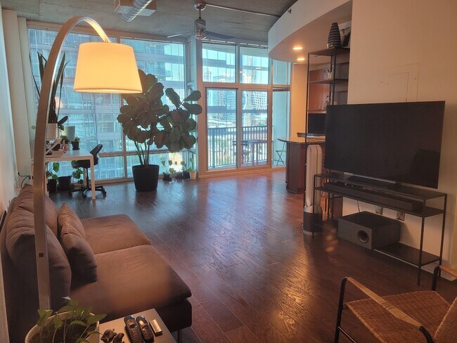 Foto del edificio - 923 Peachtree St NE