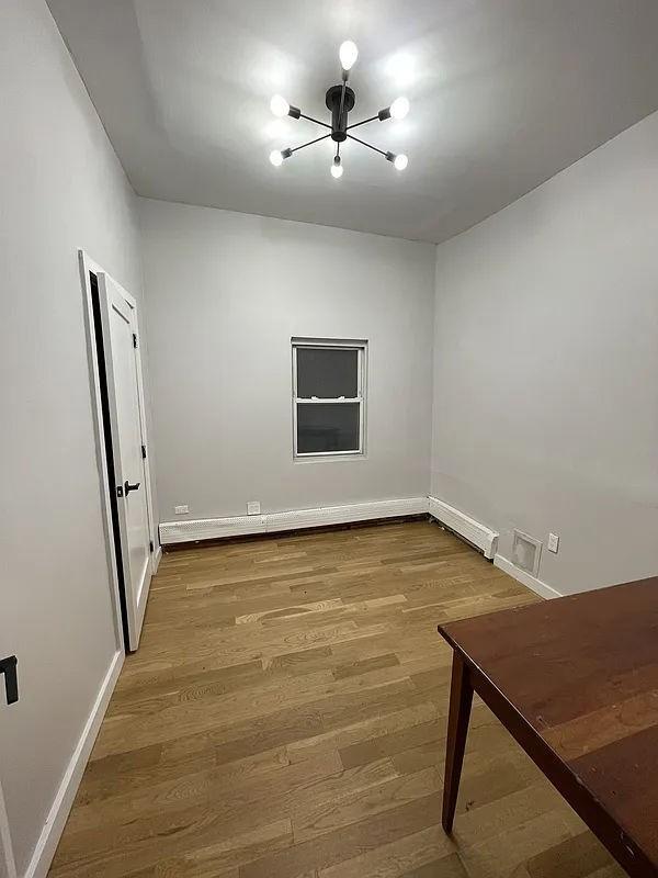 Foto del edificio - 5 bedroom in Bronx NY 10458