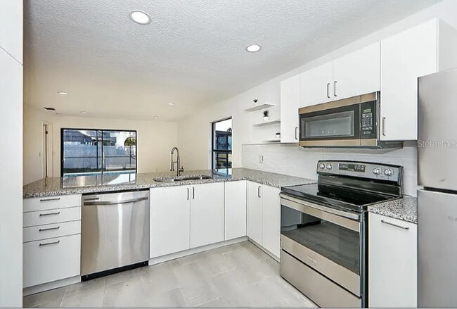 Photo - 12202 Hatfield Ct House