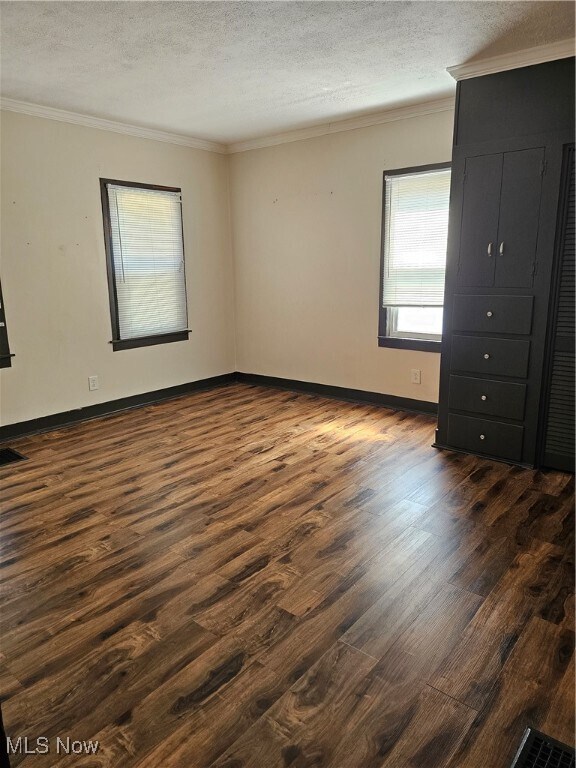 Building Photo - 637 Nold Ave