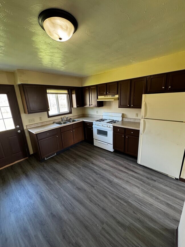 Building Photo - Oakwood