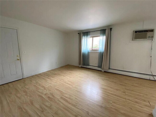 Foto del edificio - 8956 Griggs Ave