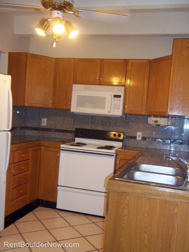 Foto del edificio - 505-555 Harvard Ln