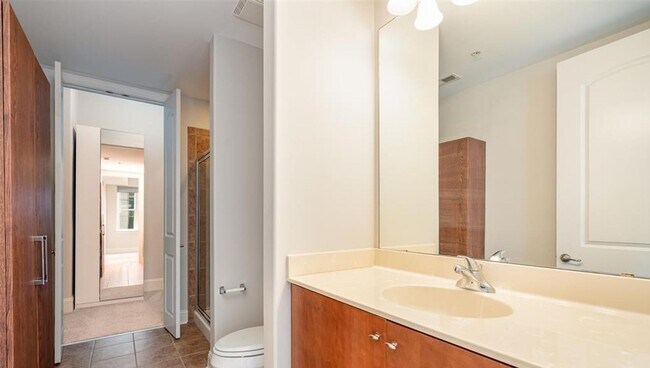 Building Photo - 4620 Piedmont Row Dr