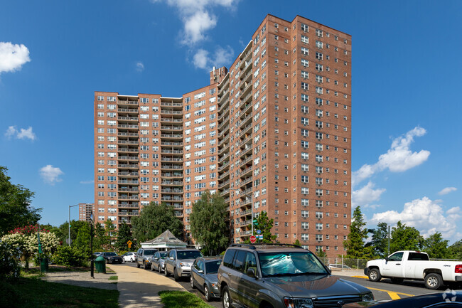 Building Photo - Skyview on the Hudson