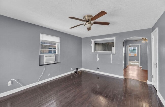 Photo - 1631 Summit Rd Apartment