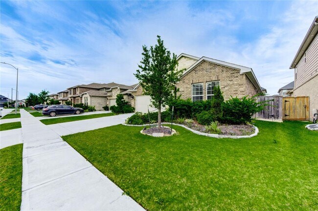 Foto del edificio - 9210 Lair Cove Dr