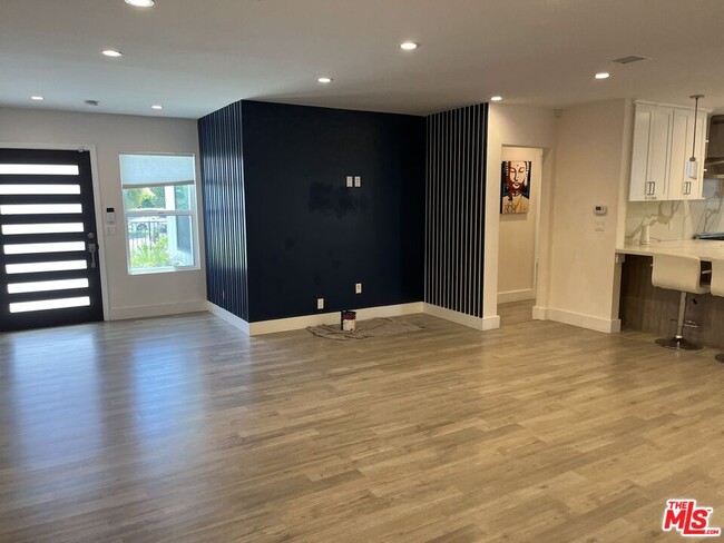 Foto del edificio - 17141 Sherman Way