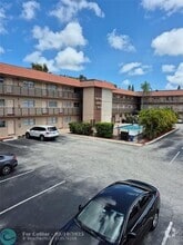 Building Photo - 3930 Crystal Lake Dr