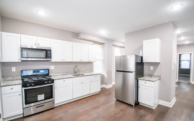 Building Photo - 449 S Augusta Ave