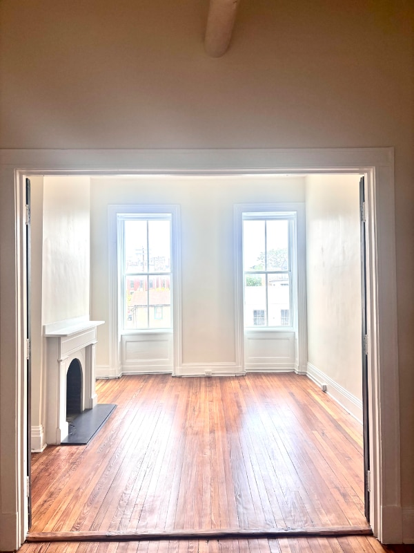 Primary Photo - 218 W Madison St