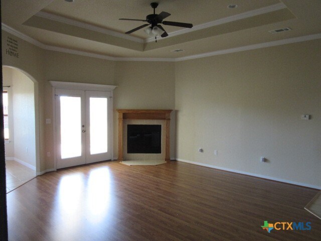 Building Photo - 406 Hedy Dr