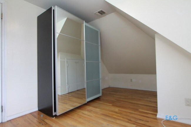 Foto del edificio - 1805 Avenue J