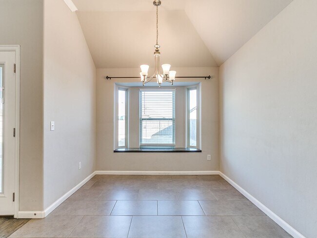 Foto del edificio - Cute Home + Lone Oak + Deer Creek Schools + All Applicances