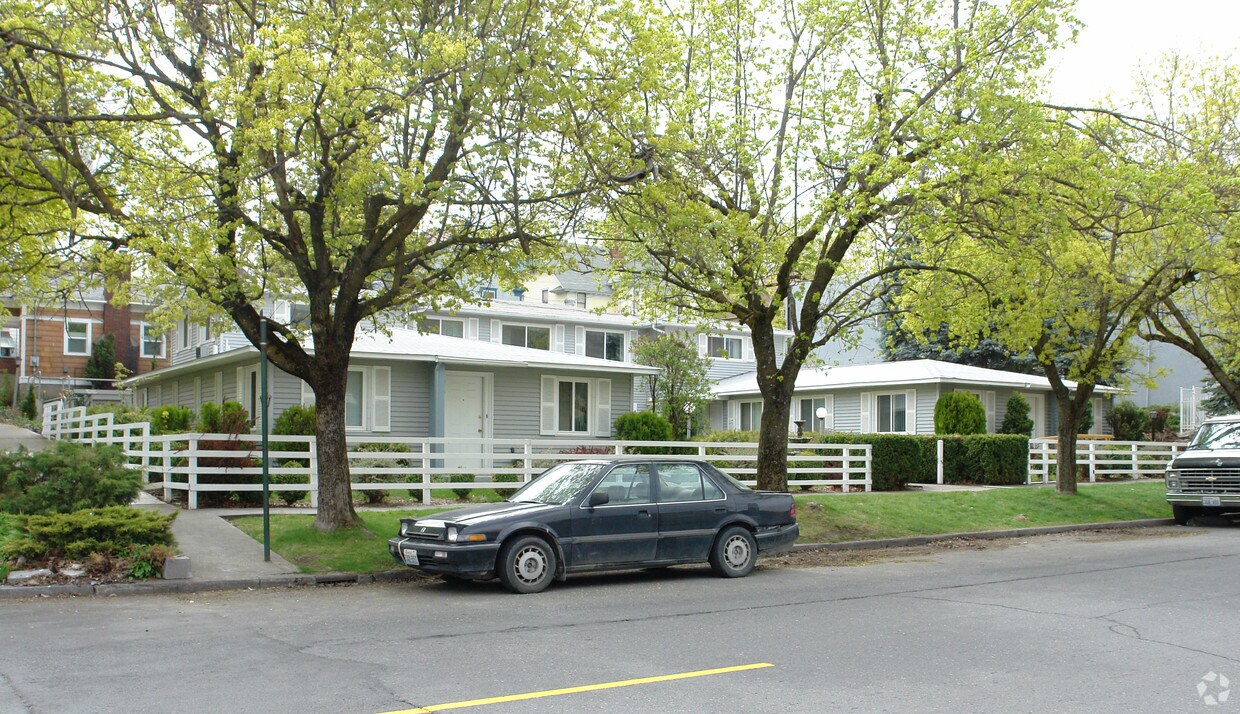 Primary Photo - Riverside West