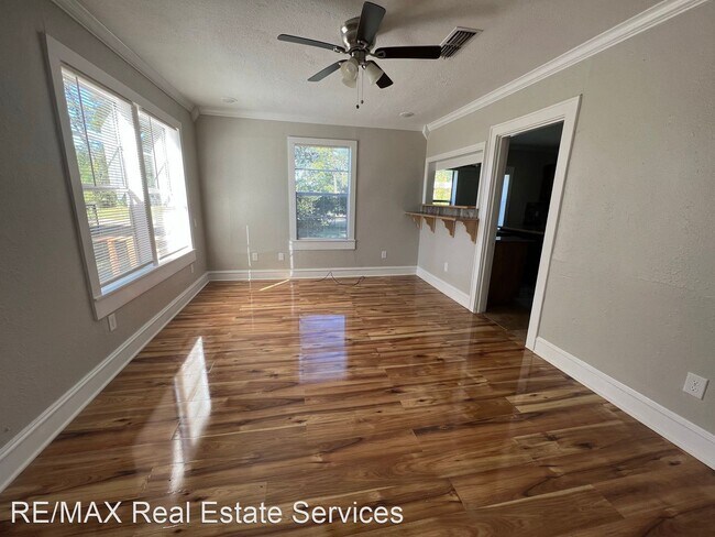 Building Photo - 2 br, 2 bath House - 2240 Pin Oak Circle