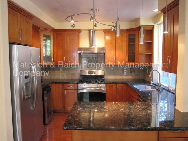 Building Photo - 1517 Treviso Ave