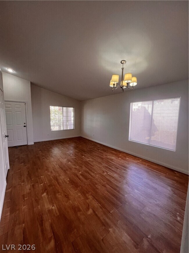 Foto del edificio - 1966 Windfall Ave