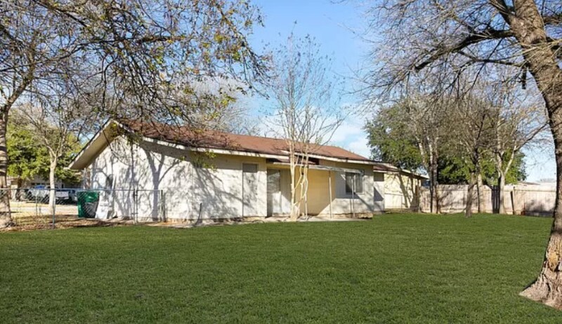 Primary Photo - 7826 Oak Forest St