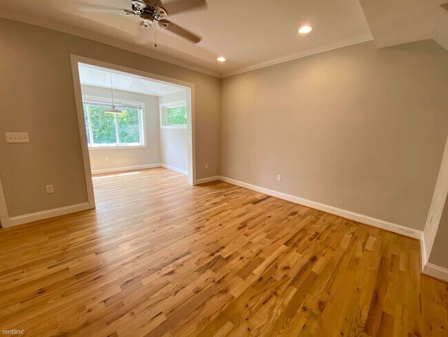 Building Photo - 2 br, 1.5 bath Duplex - 503 Academy Rd Unit A