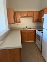 Building Photo - 1001 Pennington Rd