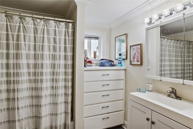 Baño 2 - 2300 Dante St