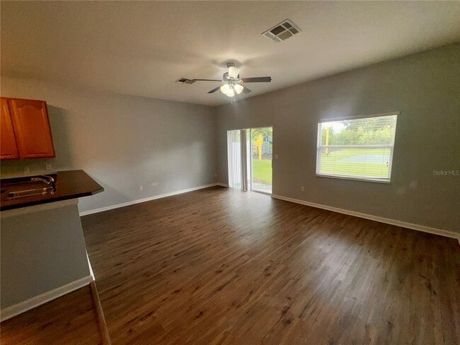 Building Photo - 16416 Cedar Crest Dr