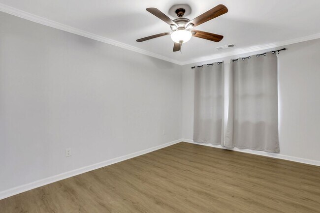 Building Photo - 3436 Pinehill Dr