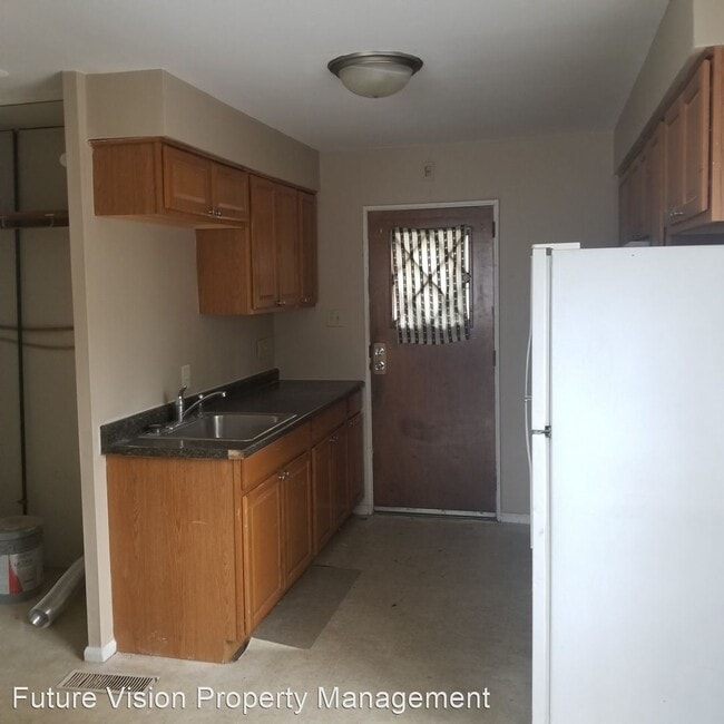 Foto del edificio - 3 br, 1 bath House - 302 Saint Jude Ave