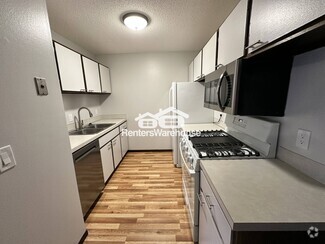 Building Photo - 1601 N Innsbruck Dr
