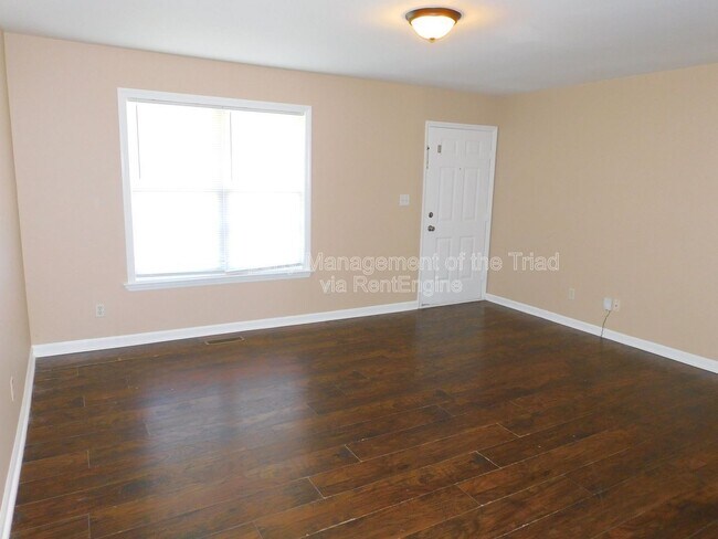 Foto del edificio - 814 Carrieland Dr