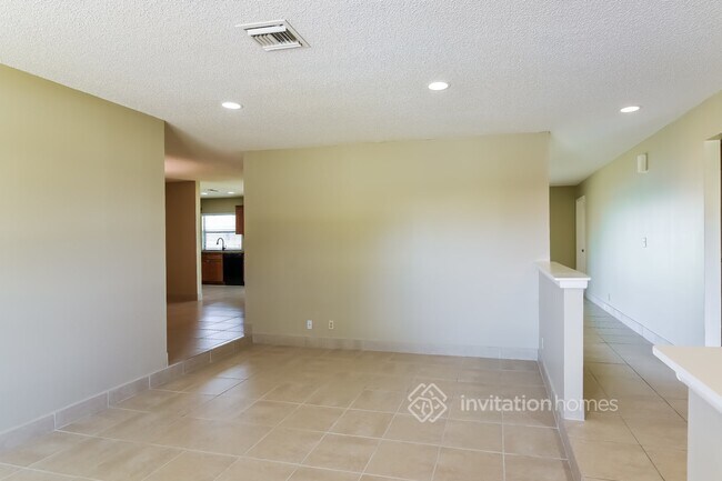 Foto del edificio - 10935 NW 19th St