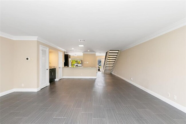 Building Photo - Limited Time Offer: SECURITY DEPOSIT AND H...